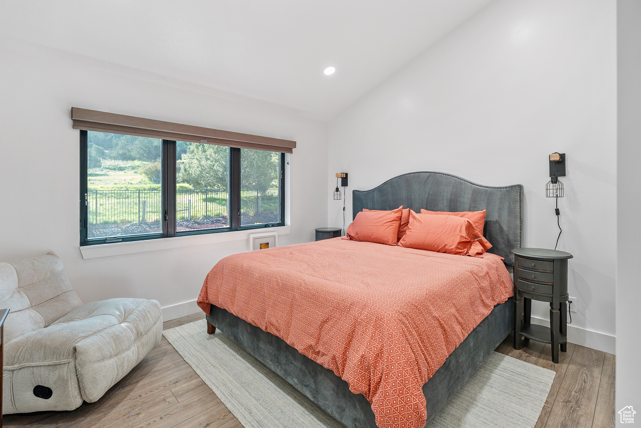 VIEWS AT LINDSAY HILL - Residential