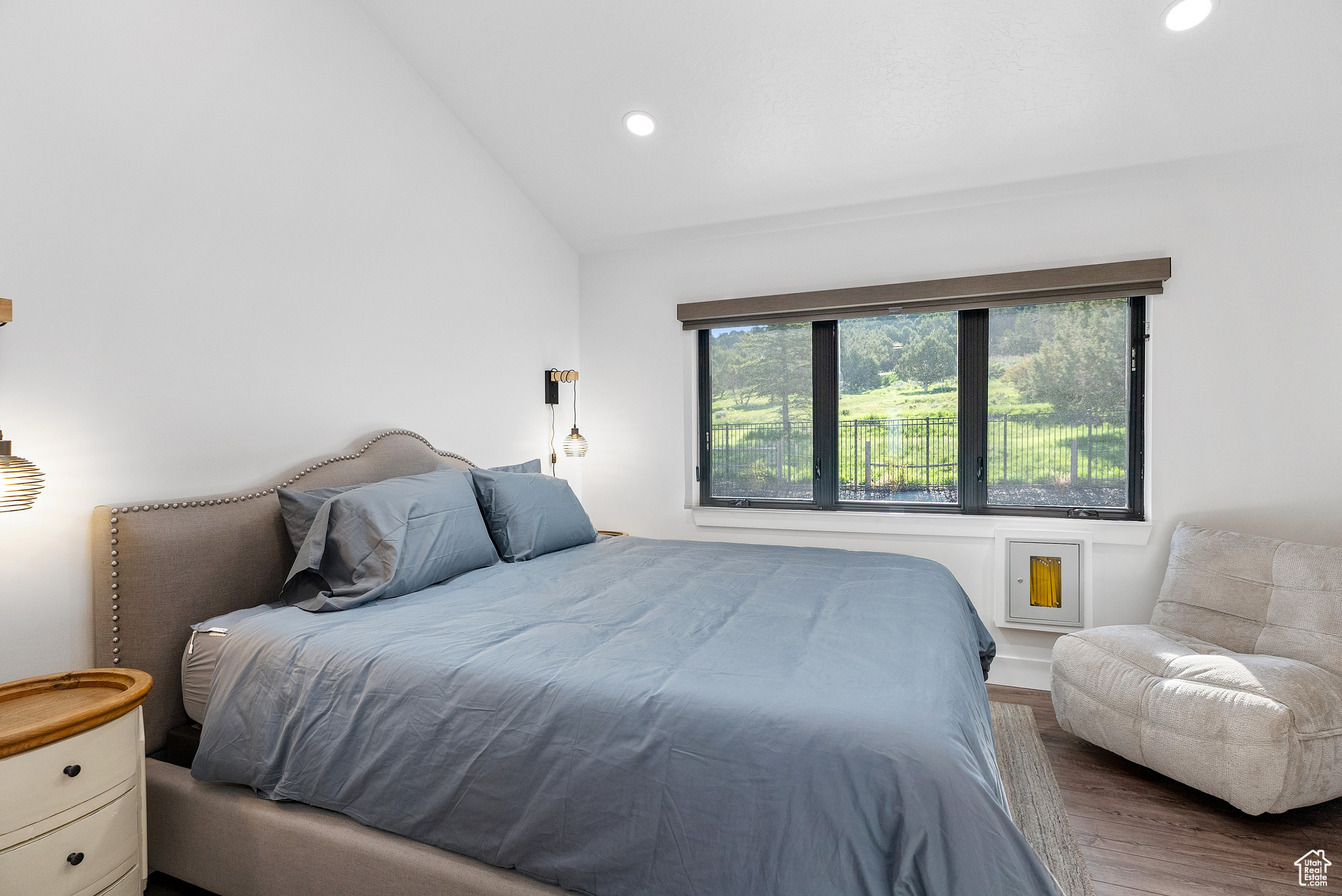 VIEWS AT LINDSAY HILL - Residential