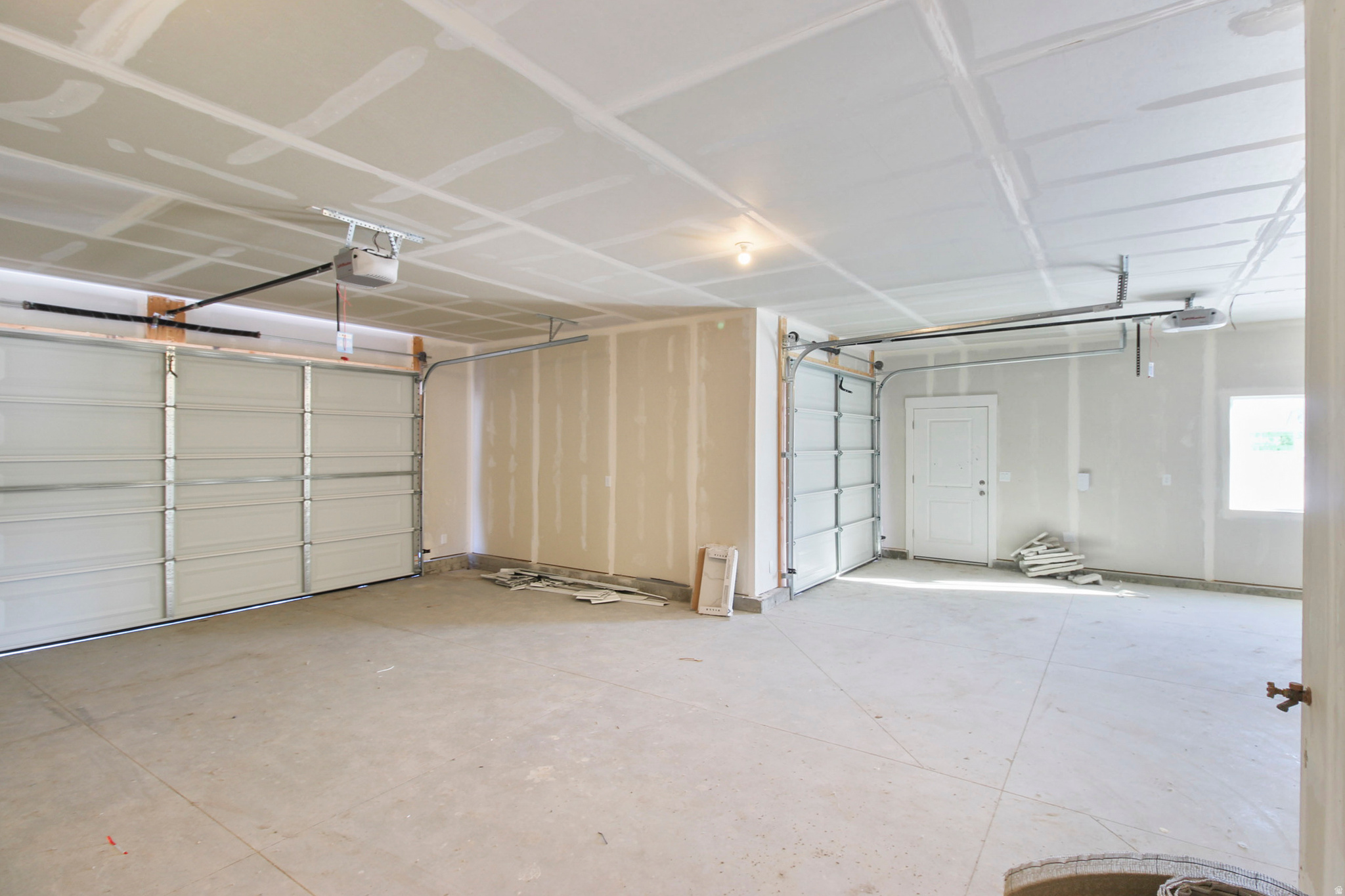 RIVER'S EDGE - Residential