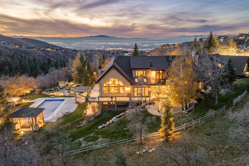 Photo of 2091 WINDSOR PARK CIR, Bountiful, UT 84010 (MLS # 2123708)