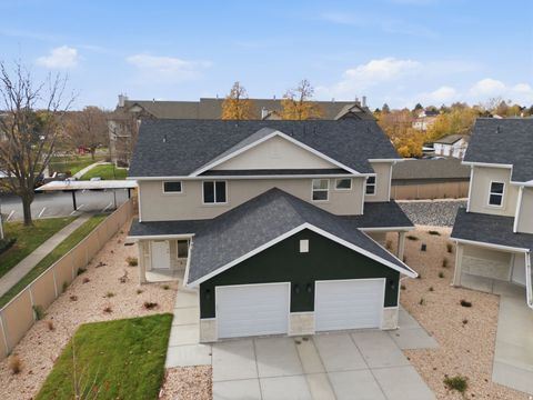 Photo of 1615 N ANGEL ST W, Layton, UT 84041 (MLS # 2126501)