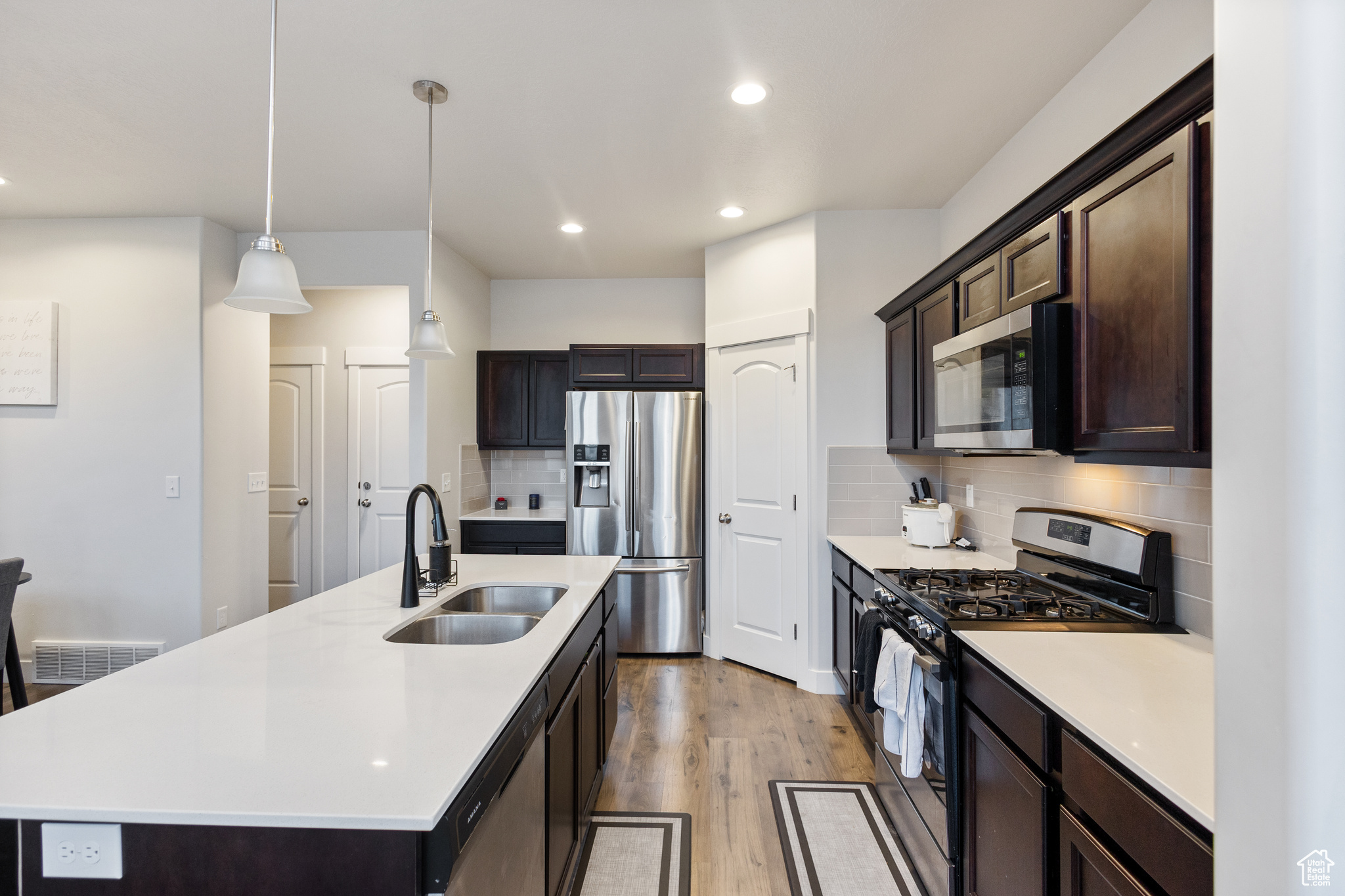 MOUNTAIN RIDGE - Residential