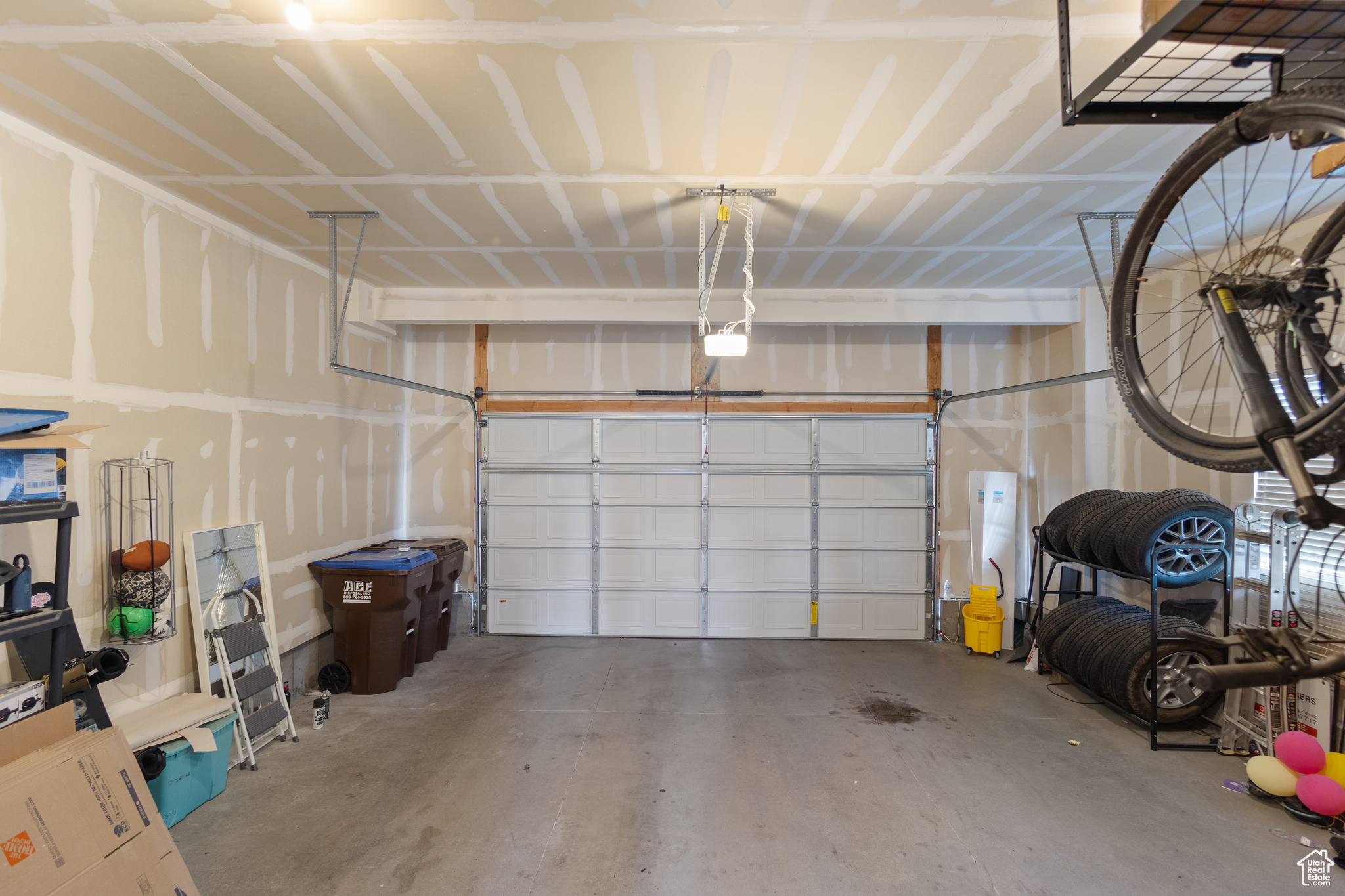 MOUNTAIN RIDGE - Residential