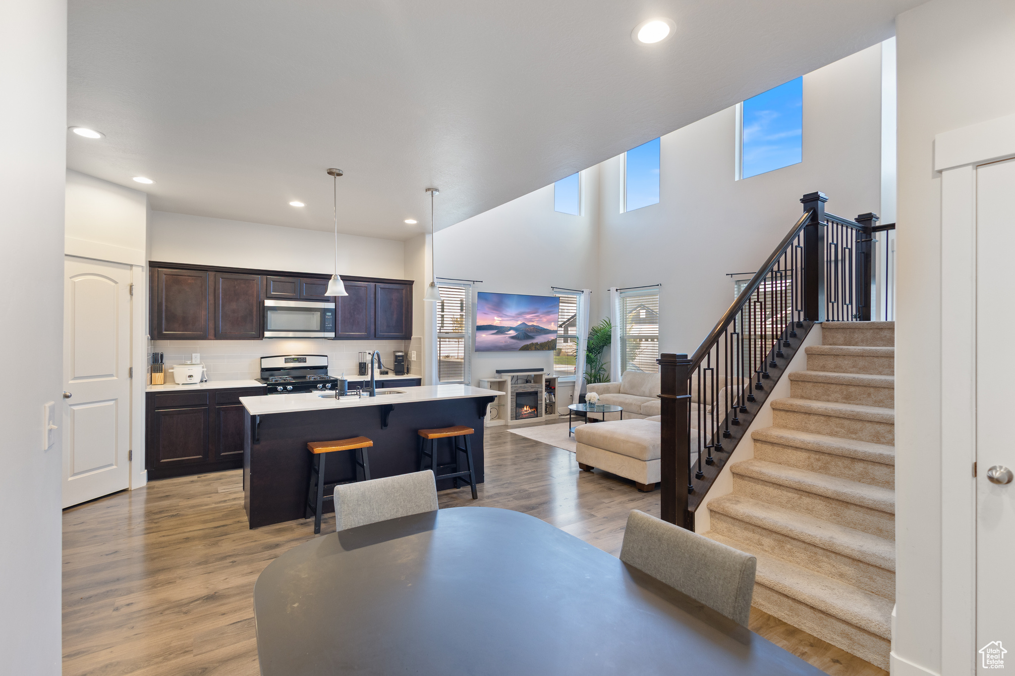 MOUNTAIN RIDGE - Residential