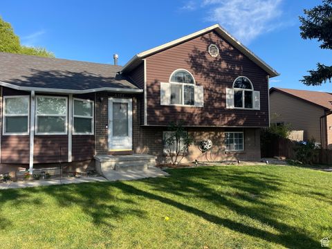 Tiny photo for 6377 S FAIRWIND DRIVE Dr, Taylorsville, UT 84129 (MLS # 2111779)