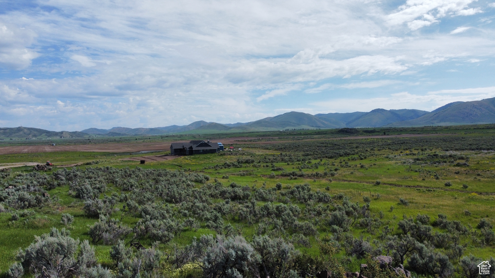 CARIBOU VILLAGE - Land