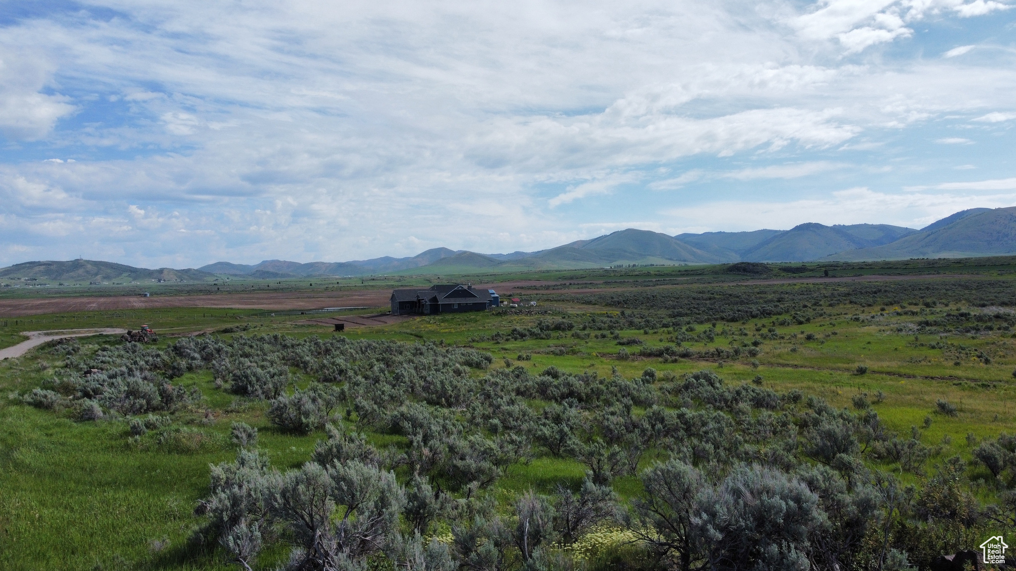 CARIBOU VILLAGE - Land