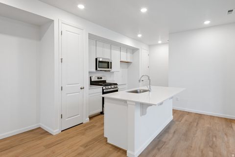 Tiny photo for 1304 E 1670 St N #907, Payson, UT 84651 (MLS # 2122513)