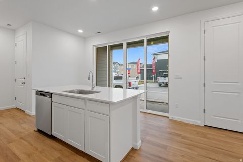 Tiny photo for 1304 E 1670 St N #907, Payson, UT 84651 (MLS # 2122513)