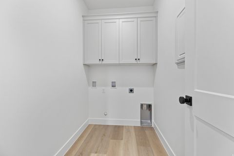 Tiny photo for 3118 S 4800 W, Hurricane, UT 84737 (MLS # 2125875)