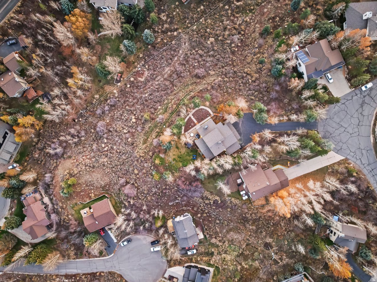 HIDDEN COVE - Residential