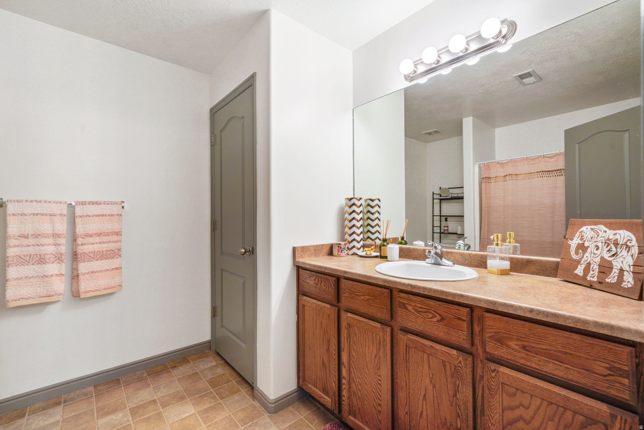 FOXBORO NORTH PL 4 - Residential