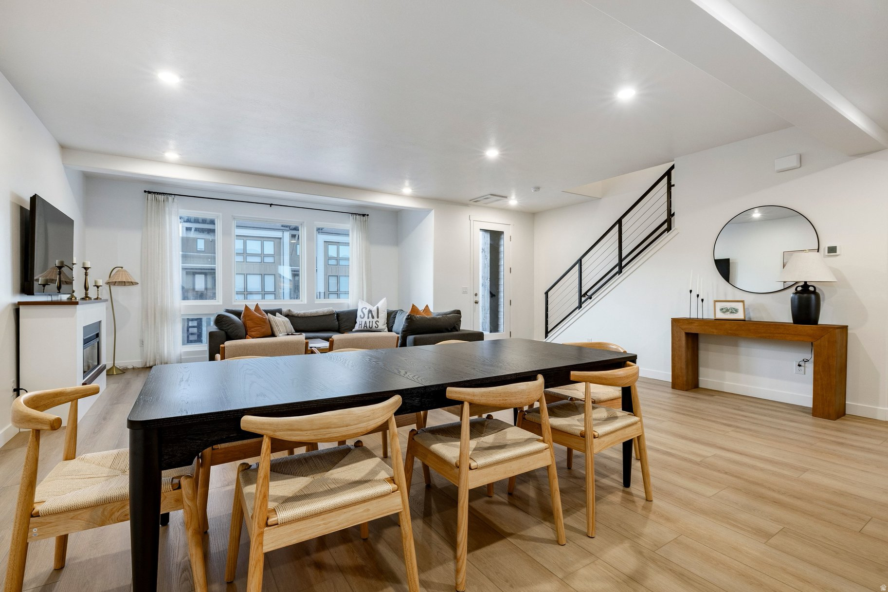 THE POINTE AT CURRENT - Residential