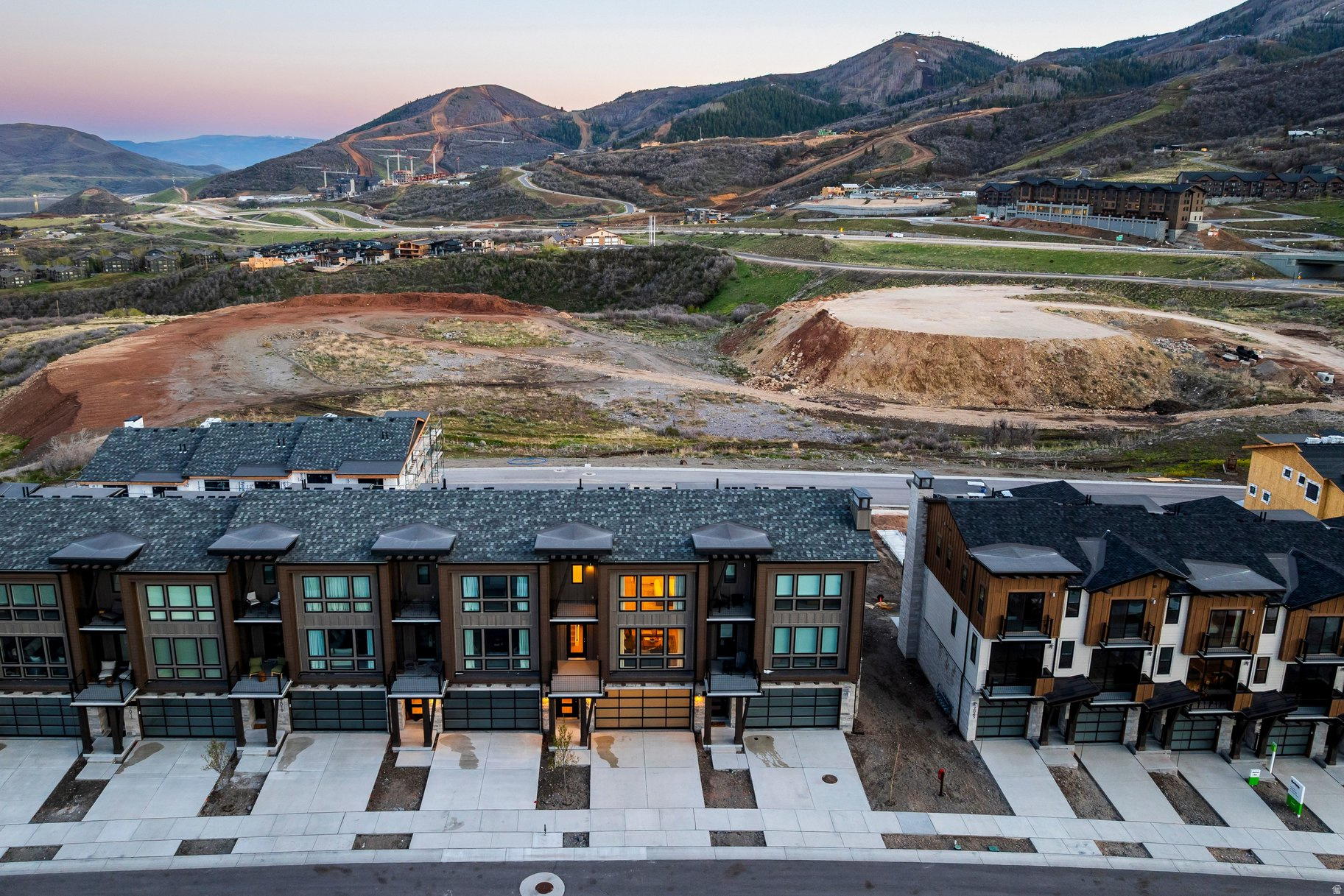 THE POINTE AT CURRENT - Residential