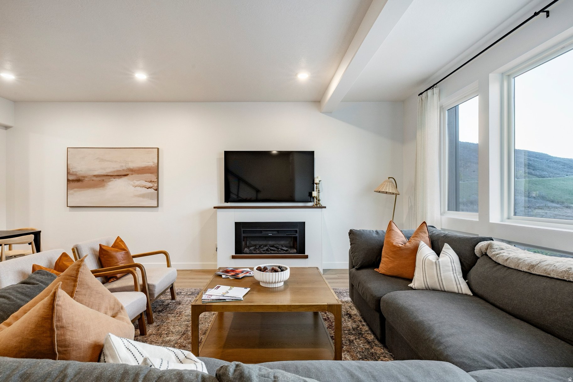 THE POINTE AT CURRENT - Residential