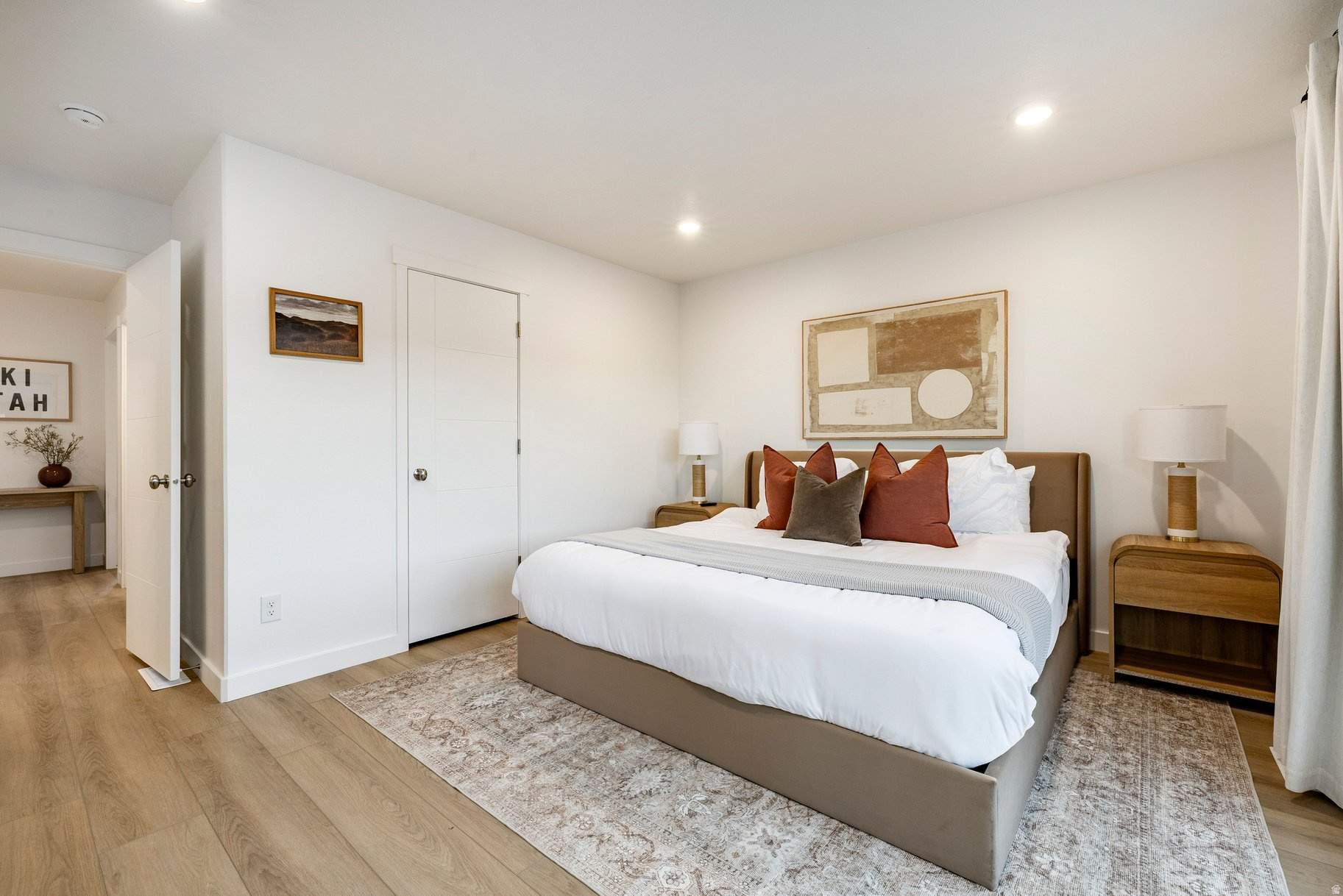THE POINTE AT CURRENT - Residential