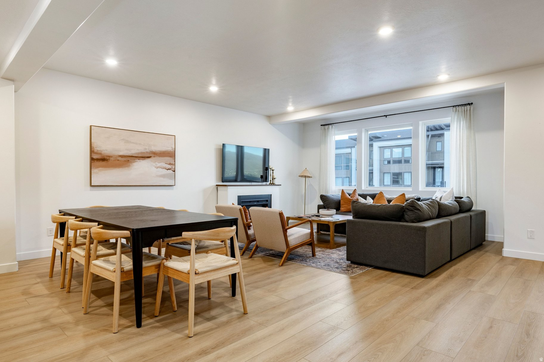 THE POINTE AT CURRENT - Residential