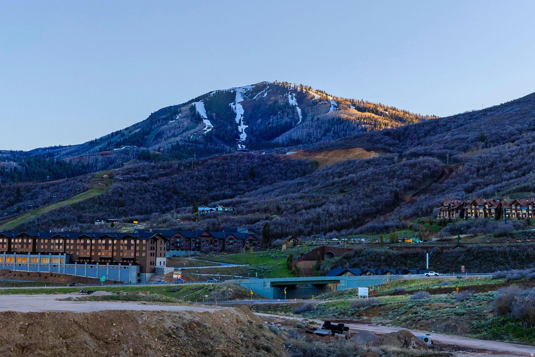 THE POINTE AT CURRENT - Residential