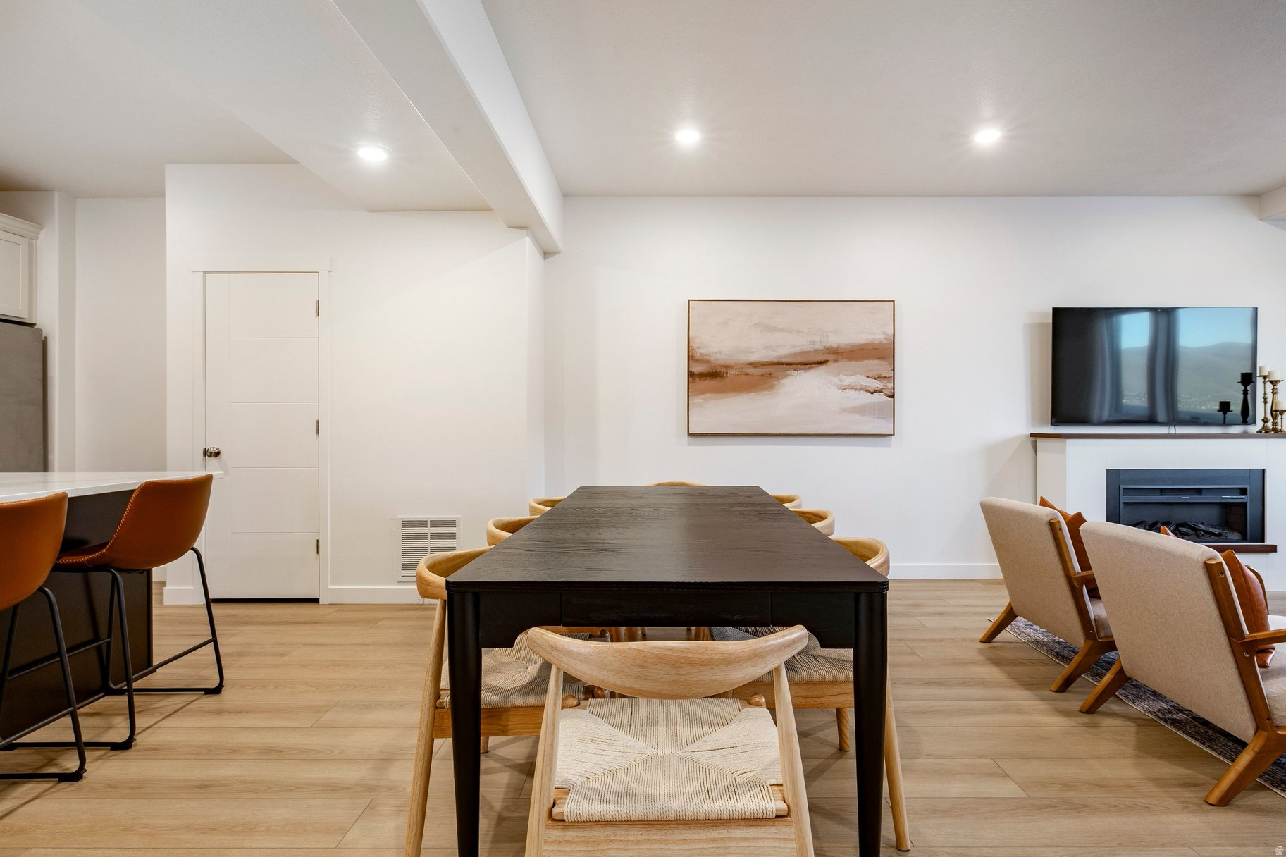 THE POINTE AT CURRENT - Residential
