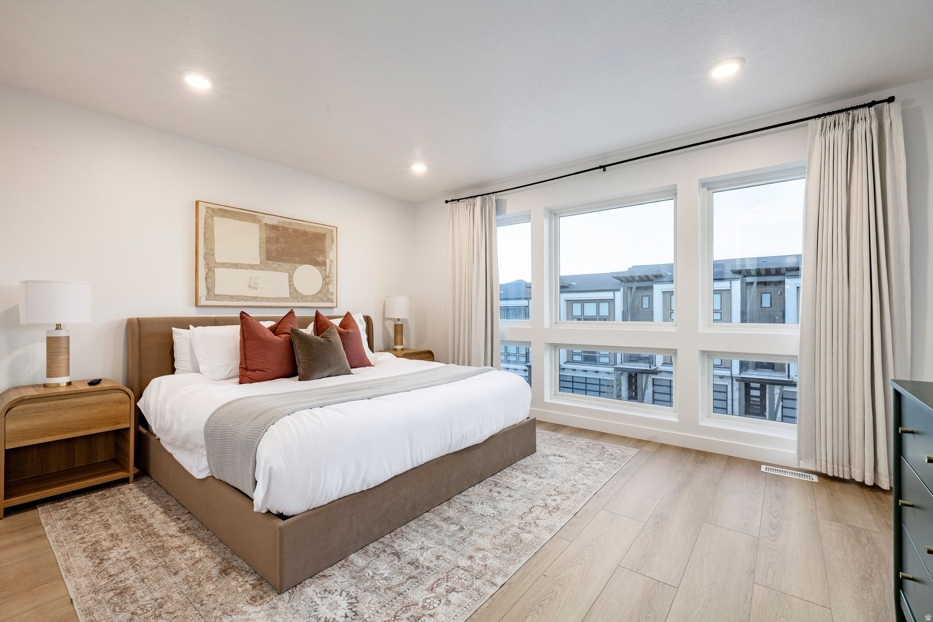 THE POINTE AT CURRENT - Residential