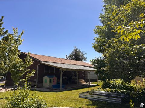 Tiny photo for 798 E 2800 N, North Ogden, UT 84414 (MLS # 2115047)