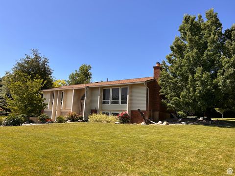 Tiny photo for 798 E 2800 N, North Ogden, UT 84414 (MLS # 2115047)