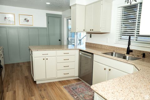 Tiny photo for 798 E 2800 N, North Ogden, UT 84414 (MLS # 2115047)