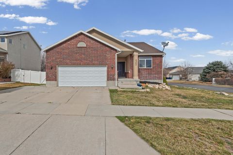 Photo of 6262 W IMPERIAL OAK DR, West Jordan, UT 84081 (MLS # 2141925)