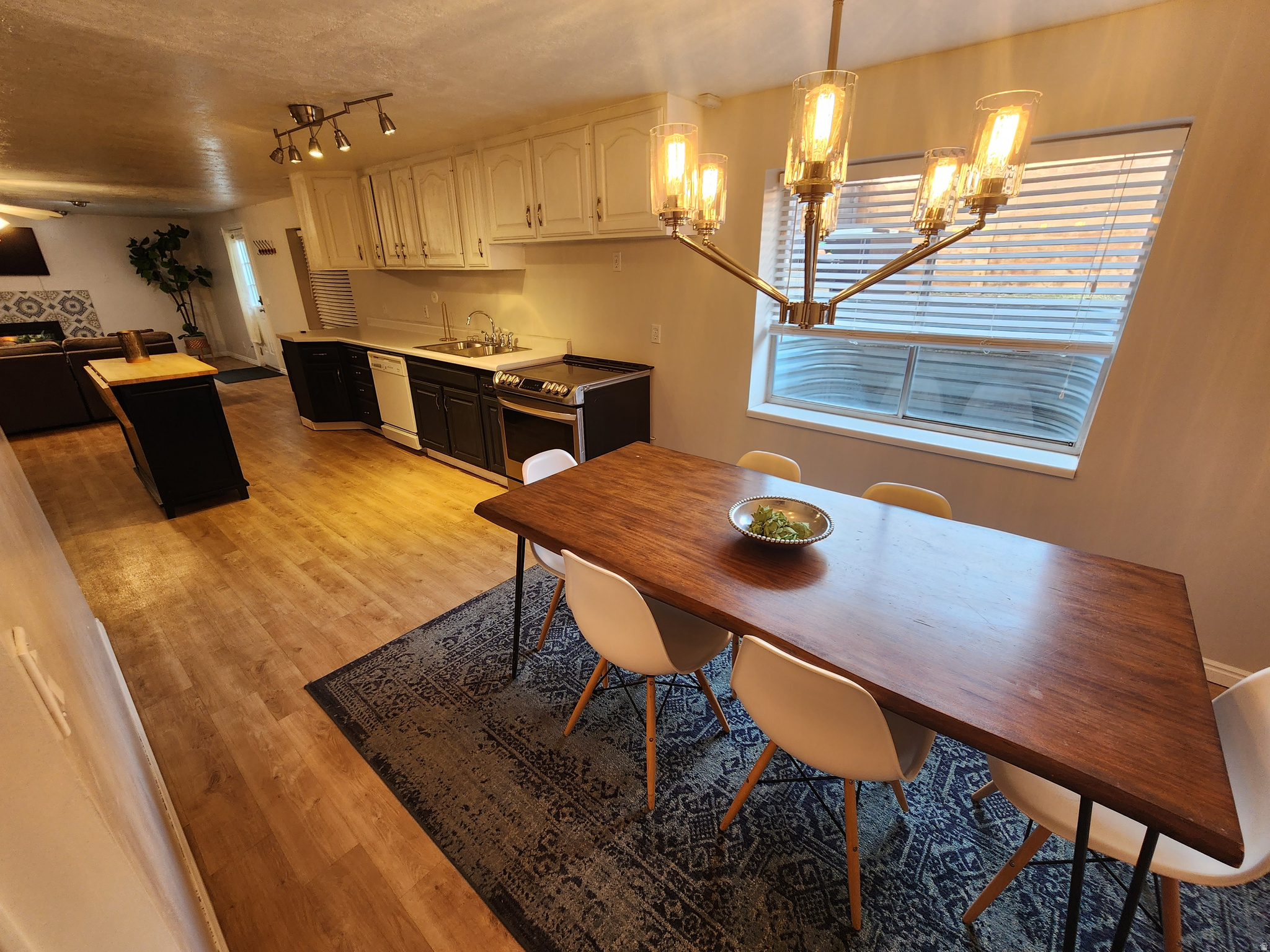 WHITMORE MANOR ESTATES - Residential