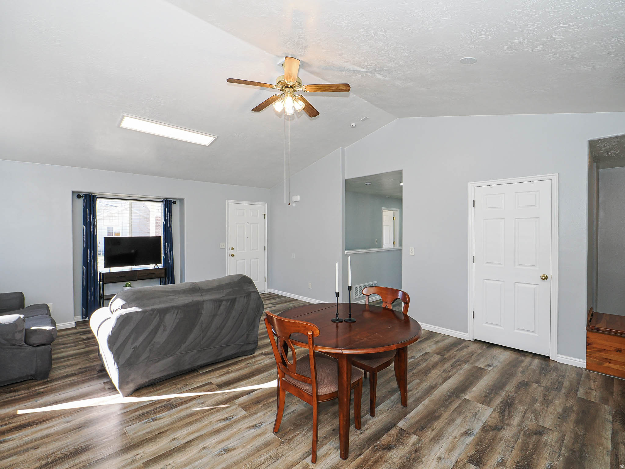 MOUNTAIN VIEW - Residential