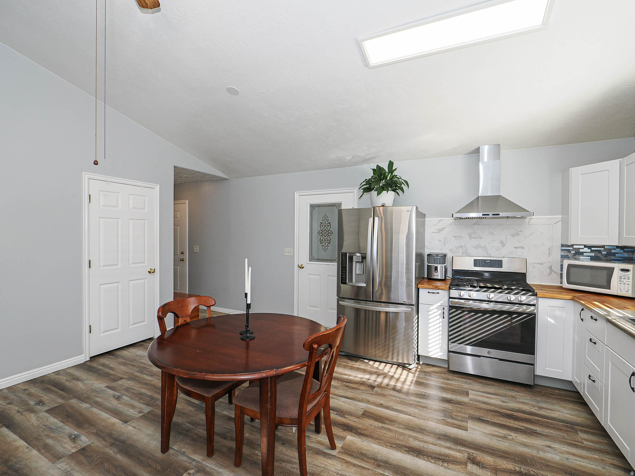 MOUNTAIN VIEW - Residential