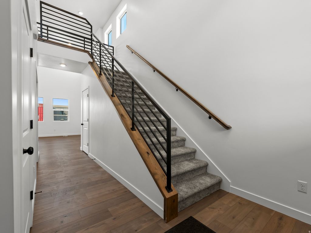 Photo of 193 N HUSKER LN, Saratoga Springs, UT 84043 (MLS # 2124254)