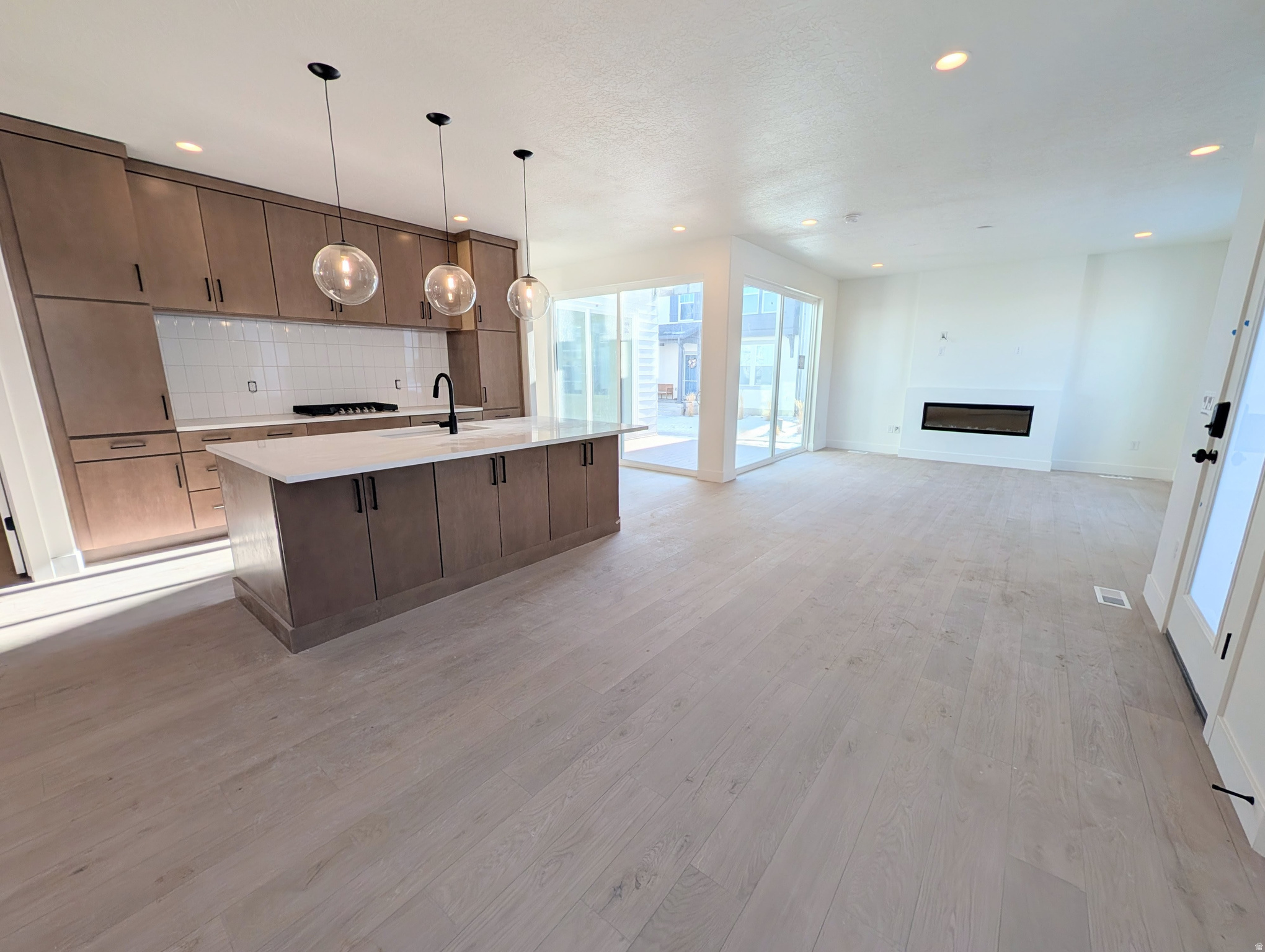 DAYBREAK - Residential