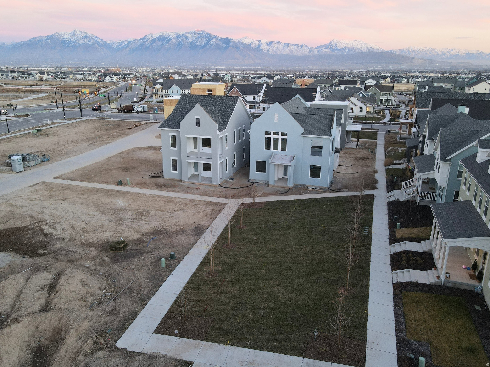 DAYBREAK - Residential