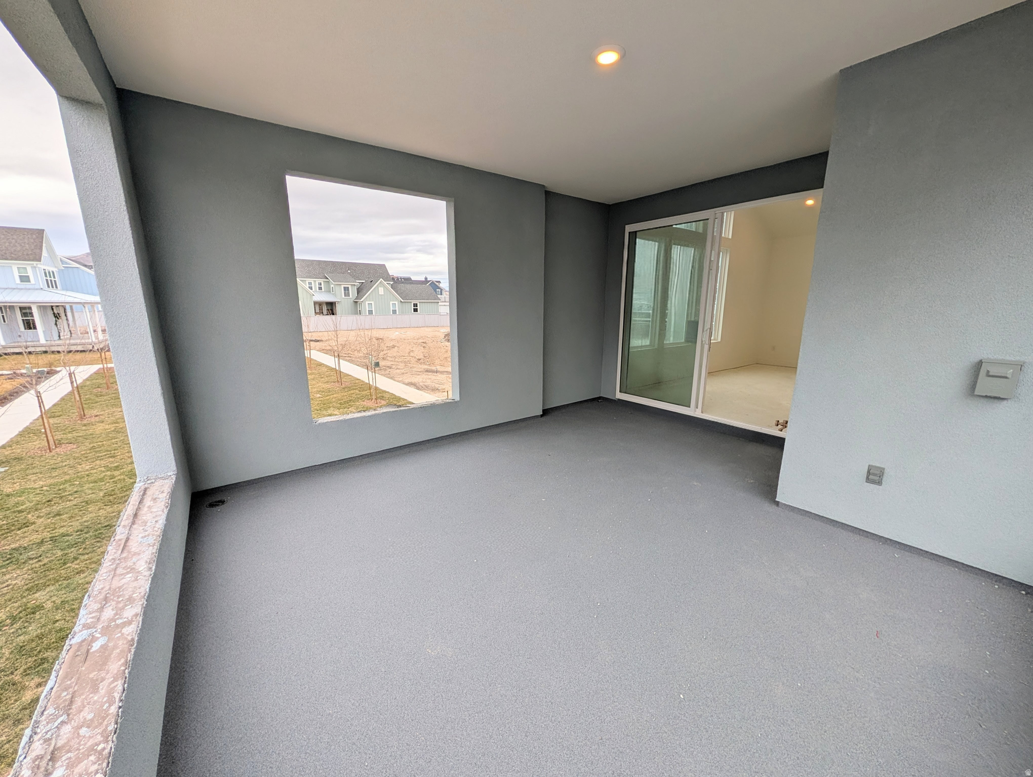 DAYBREAK - Residential