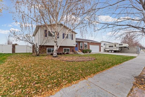 Tiny photo for 1648 N 1900 W, Lehi, UT 84043 (MLS # 2124444)