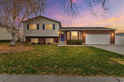 Photo of 1648 N 1900 W, Lehi, UT 84043 (MLS # 2124444)