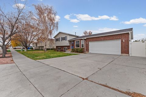Tiny photo for 1648 N 1900 W, Lehi, UT 84043 (MLS # 2124444)