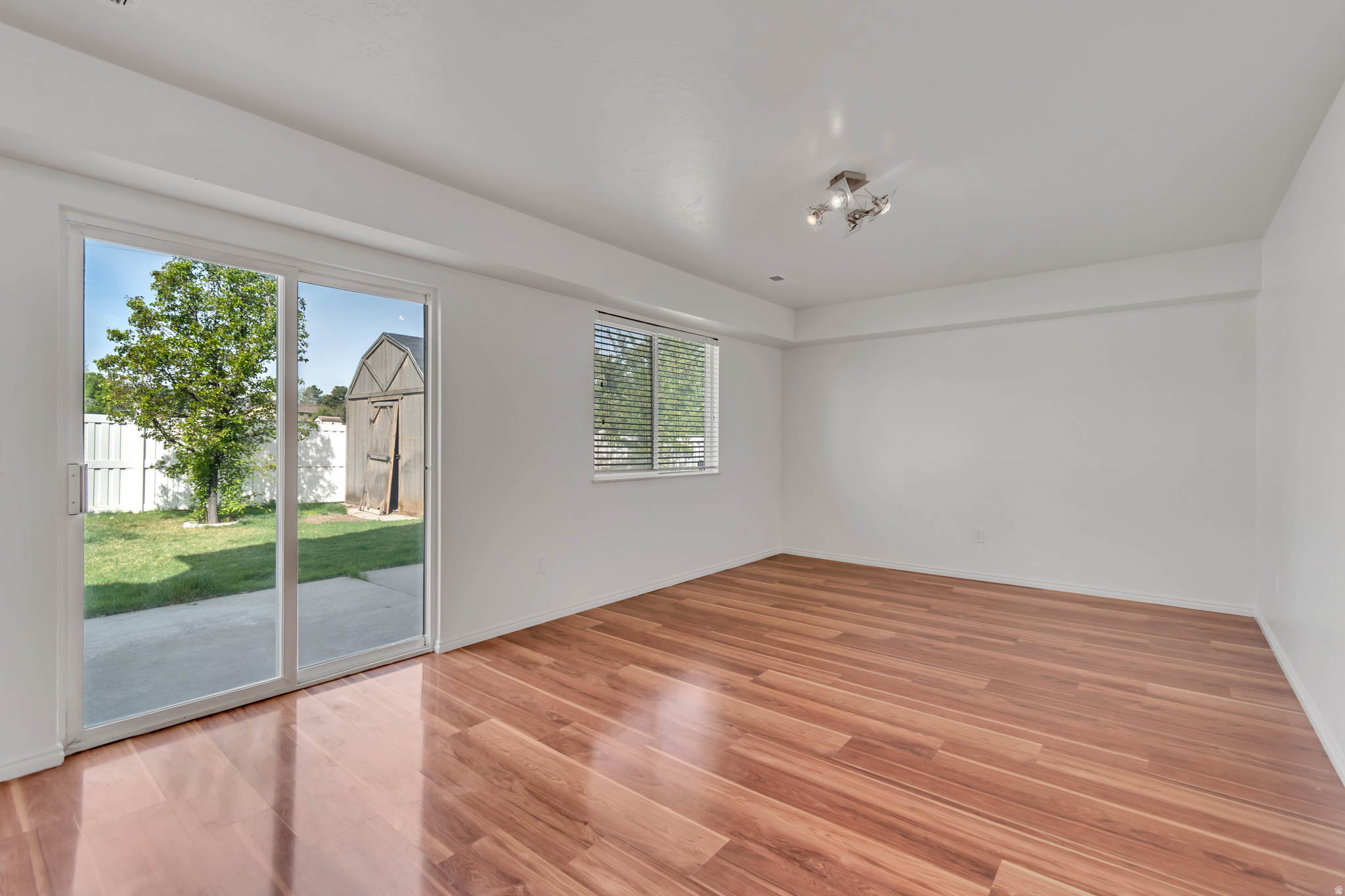 SUNCREST 4 - Residential