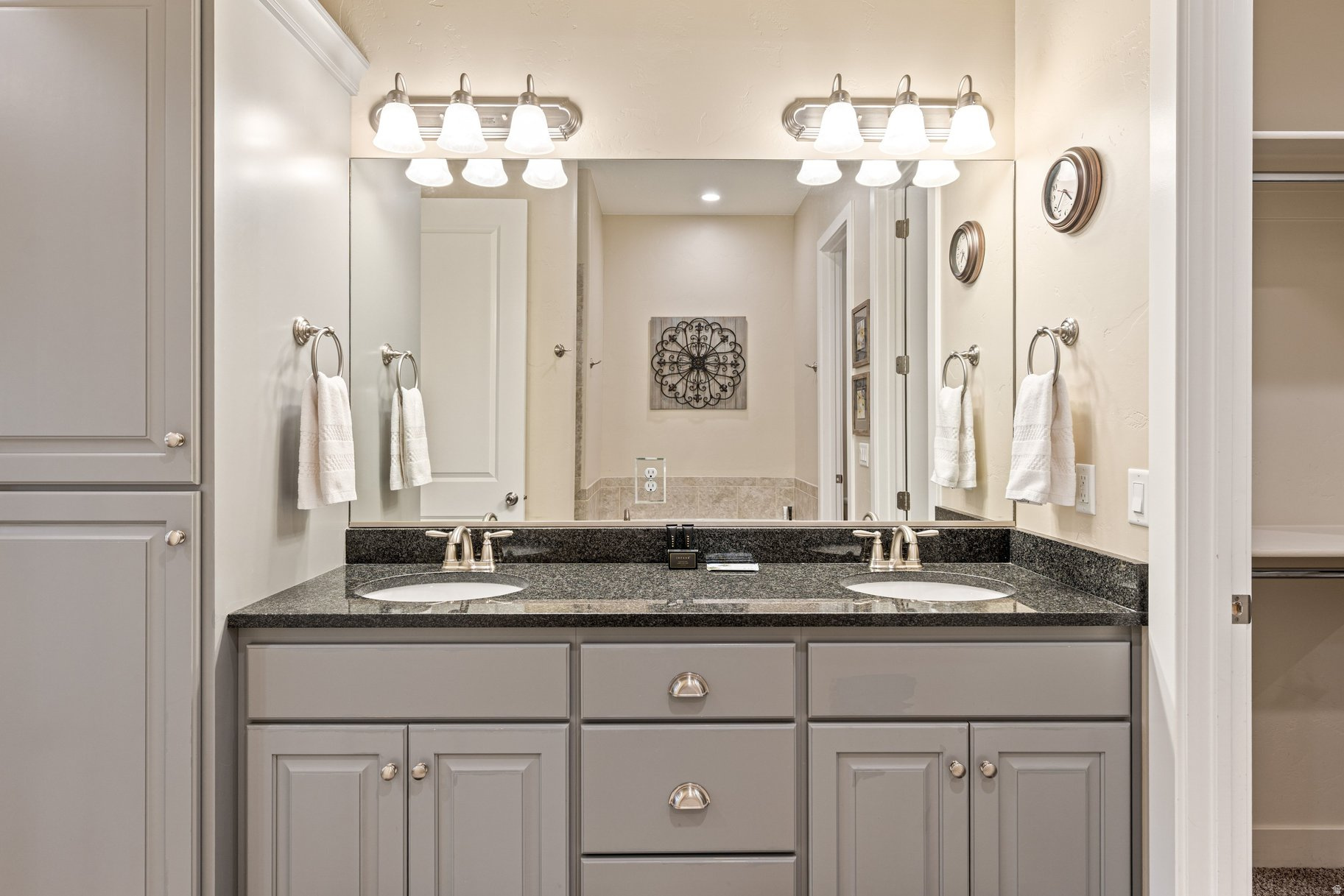 CORAL RIDGE TOWNHOMES PH 3-C - Residential