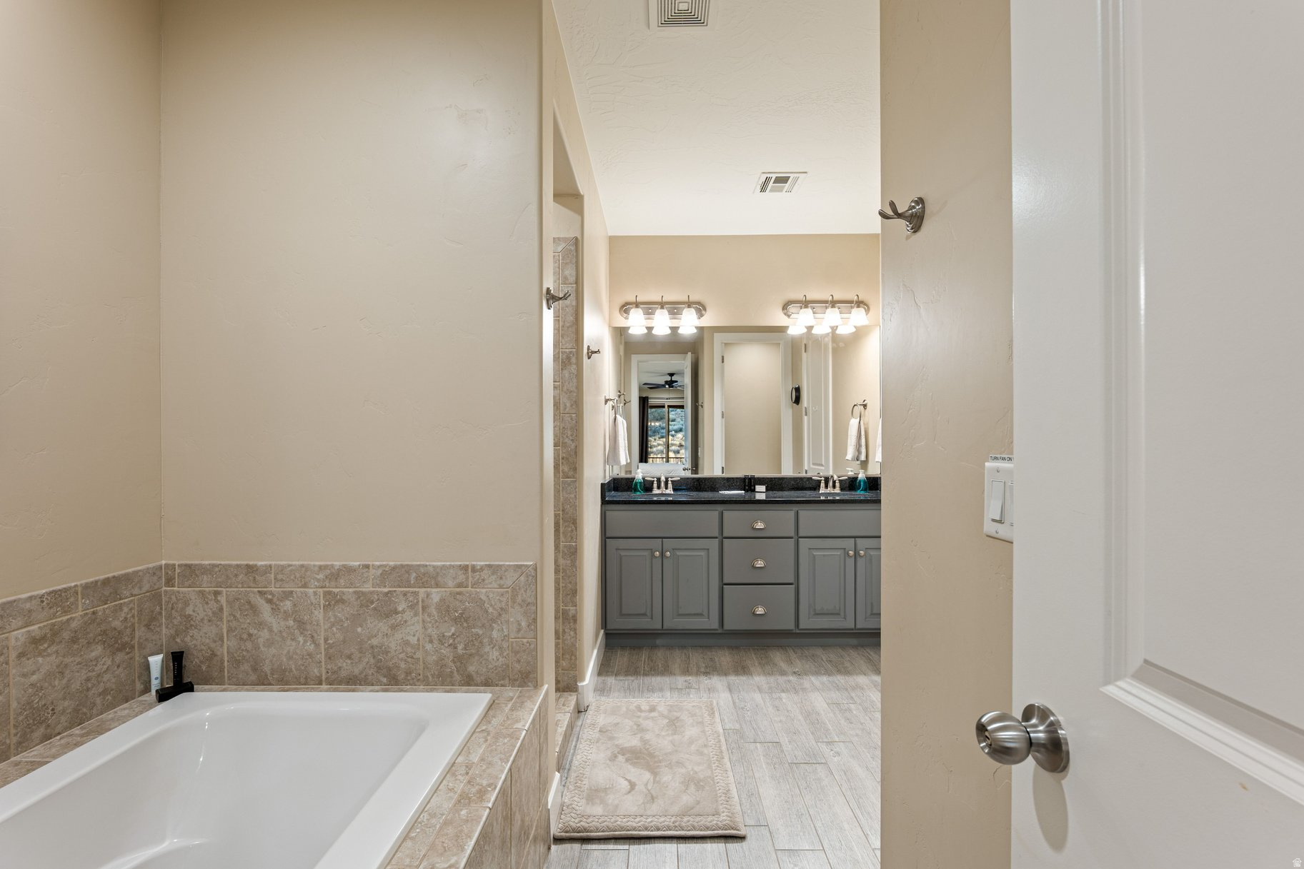 CORAL RIDGE TOWNHOMES PH 3-C - Residential