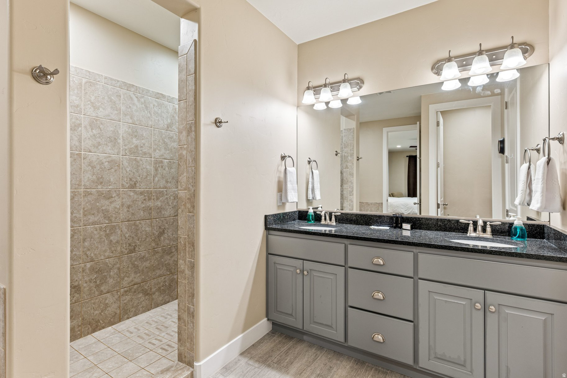 CORAL RIDGE TOWNHOMES PH 3-C - Residential