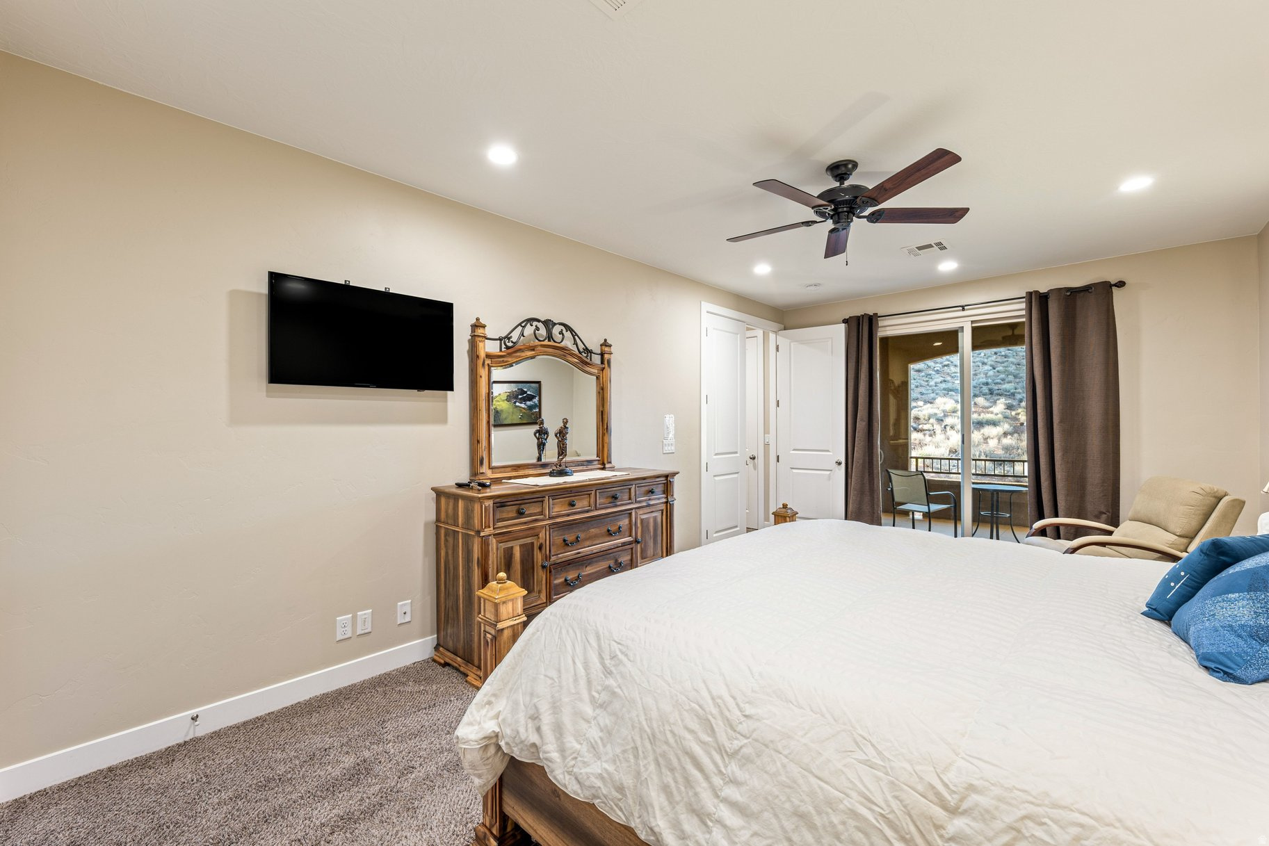 CORAL RIDGE TOWNHOMES PH 3-C - Residential