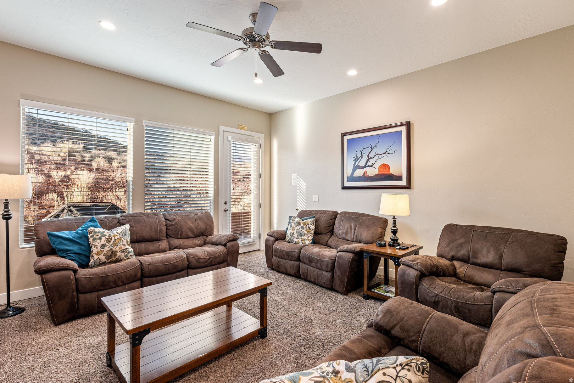 CORAL RIDGE TOWNHOMES PH 3-C - Residential