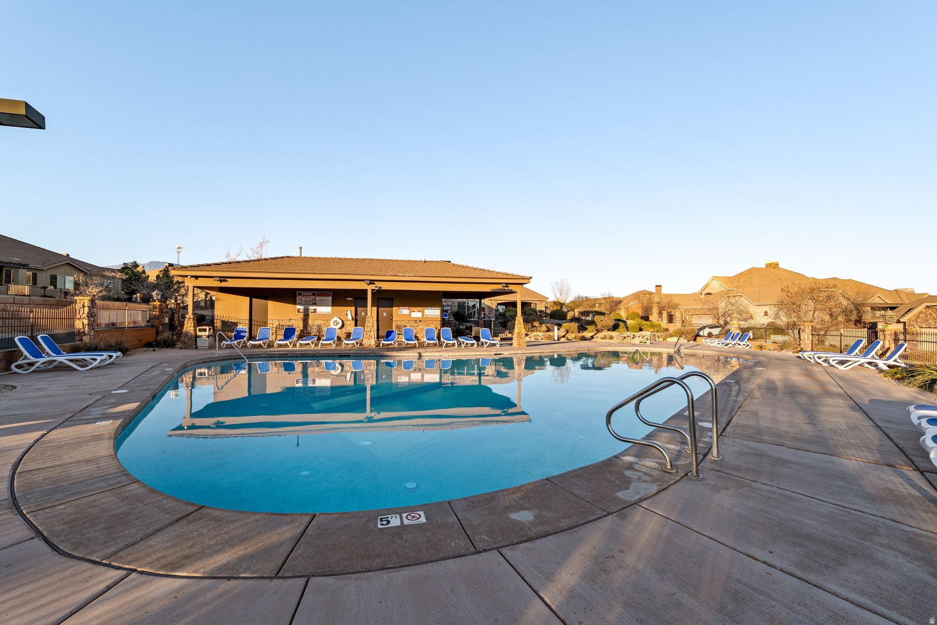 CORAL RIDGE TOWNHOMES PH 3-C - Residential