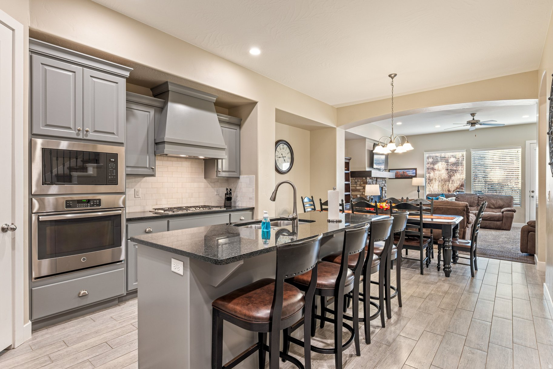 CORAL RIDGE TOWNHOMES PH 3-C - Residential