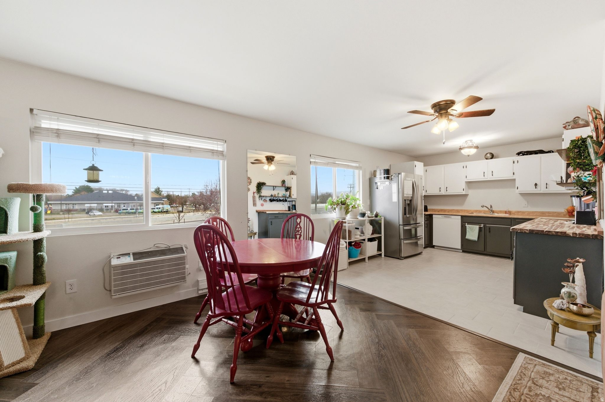 MOUNTAIN VIEW PARK - Residential