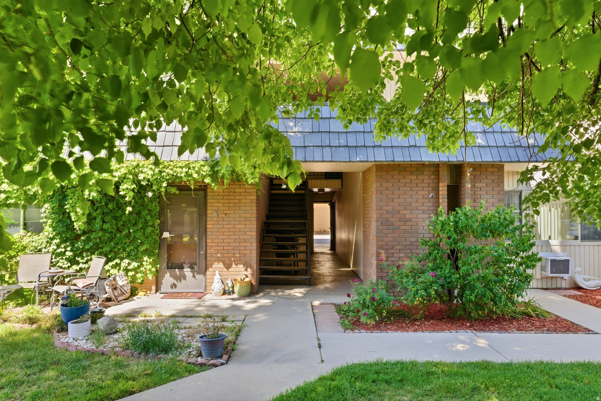 MOUNTAIN VIEW PARK - Residential