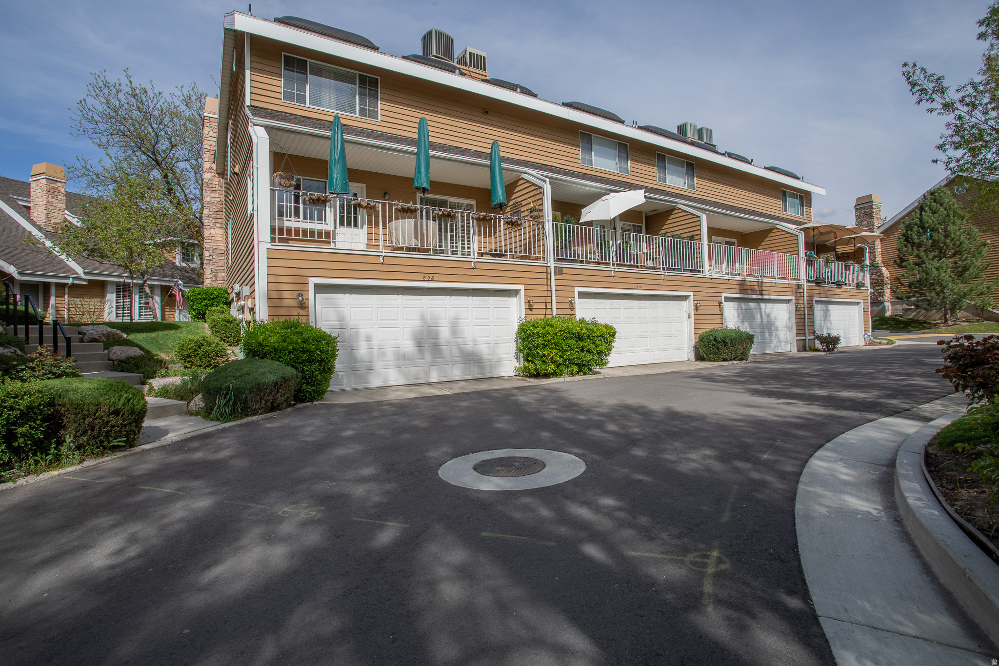 SHADYBROOK CONDM - Residential