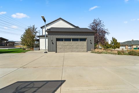 Tiny photo for 15258 S MOUNTAINSIDE DR W, Bluffdale, UT 84065 (MLS # 2127915)